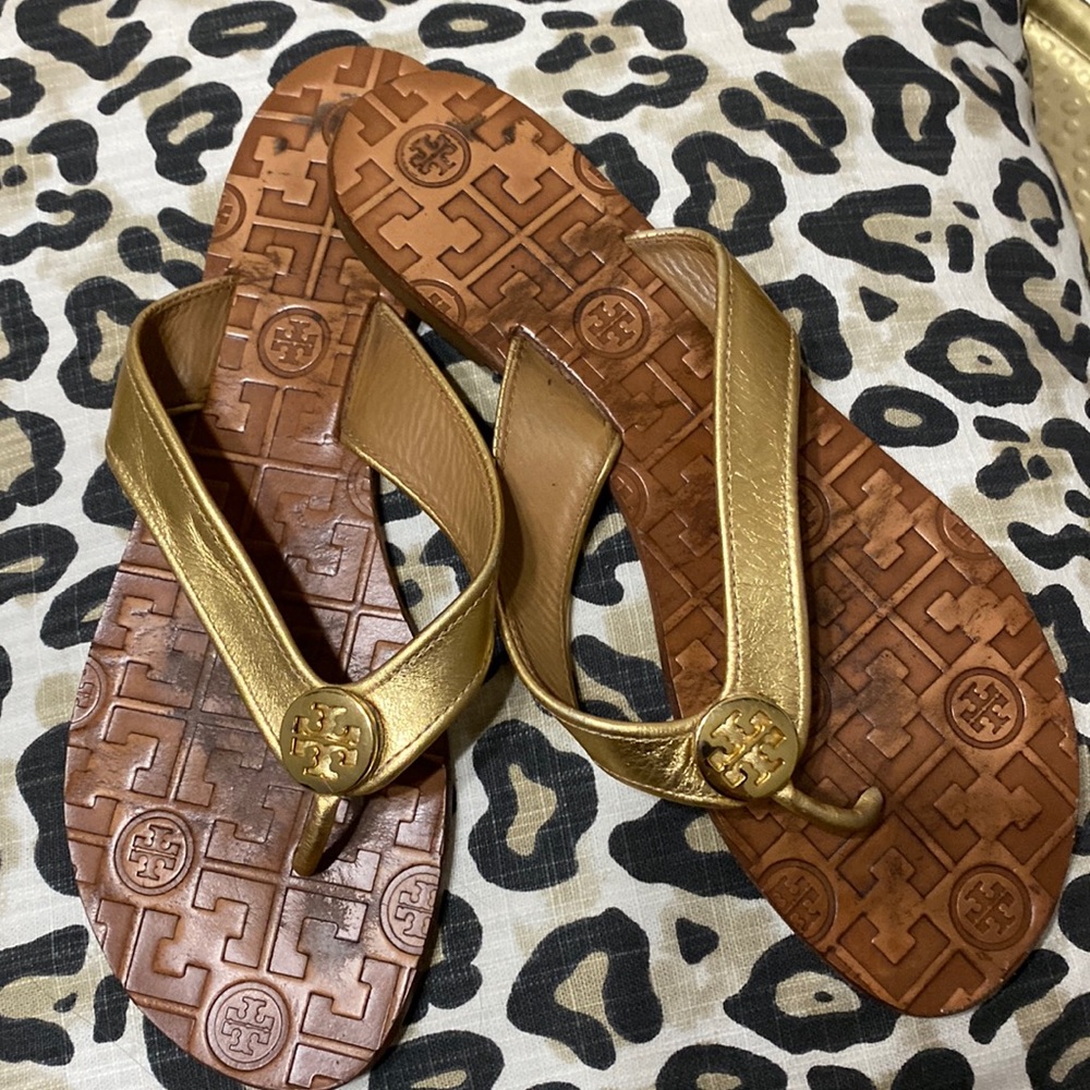 EUC Tory Burch Thora Gold Metallic Sandals. Worn a few times. Great shape!